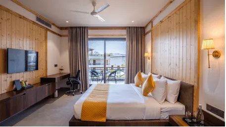 Superior Jacuzzi Garden View Room